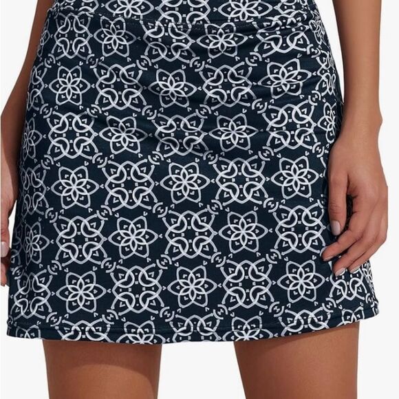 BOLD Print Stretch Golf Skort - Picture 2 of 10